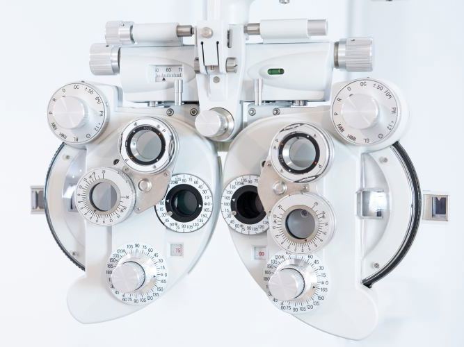 Apparat til synsundersøkelse hos optiker | Aleris