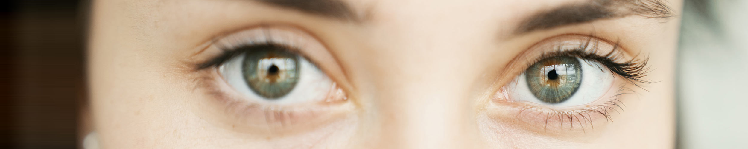 Øyelege - nærbilde av øyne