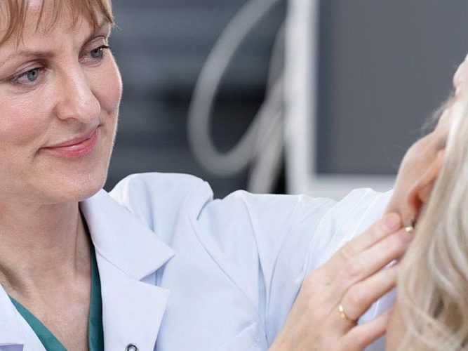 Konsultasjon med plastikkirurg Hilde Bugge