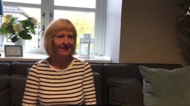 Jorun på kontroll hos Aleris etter slankeoperasjon. 