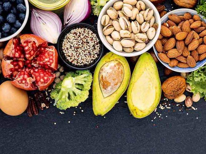 fargerike frukter og grønnsaker.